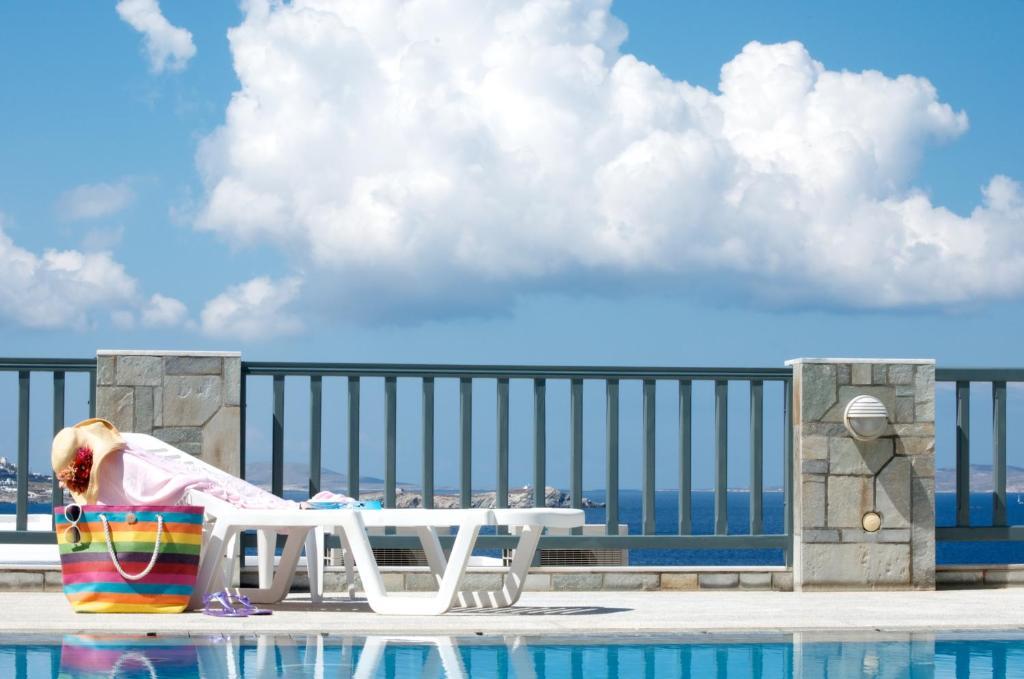 Alex Hotel Турлос Екстериор снимка