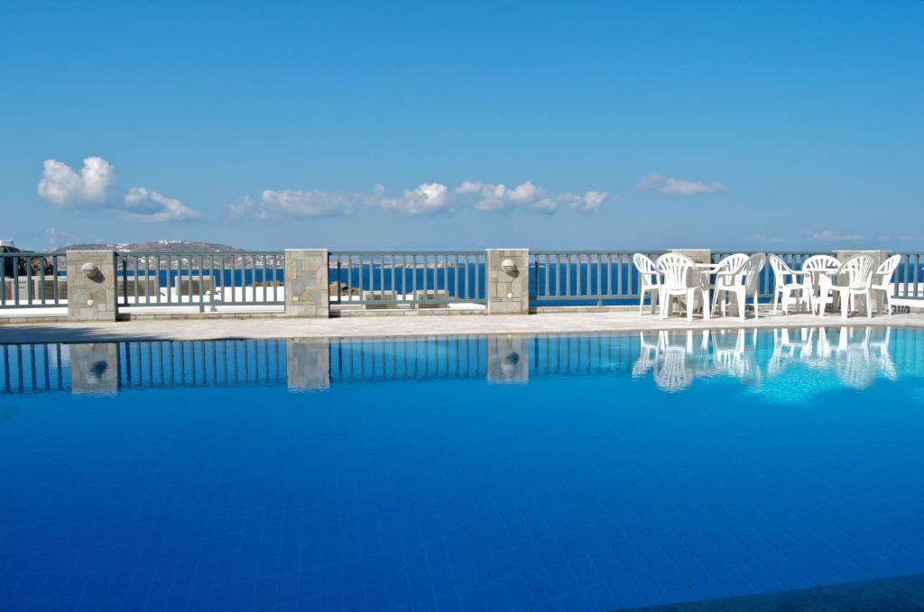 Alex Hotel Турлос Екстериор снимка
